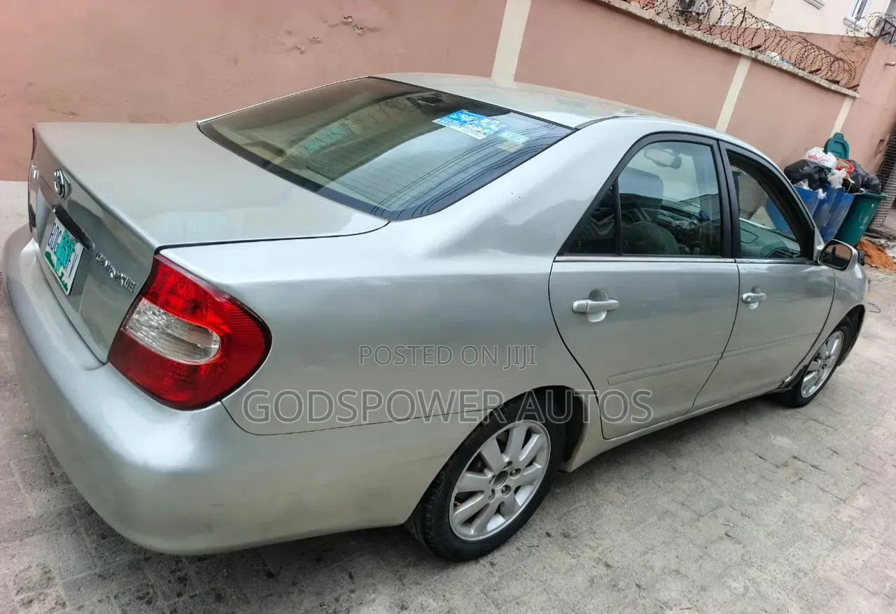 Toyota Camry 2024 Silver