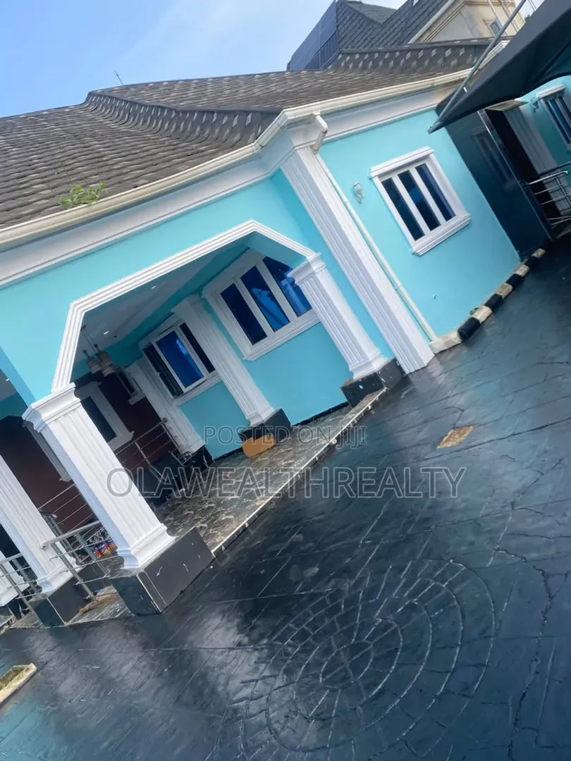 4bdrm Bungalow in Akala Express for rent