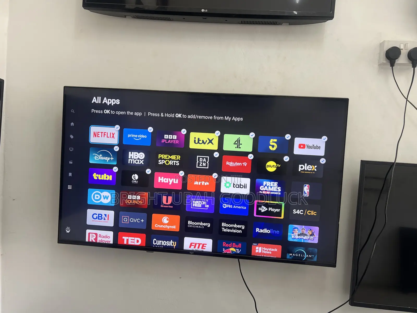 Bush 40 Inches Frameless Smart TV With Free Netflix Acct Mirroring Cas