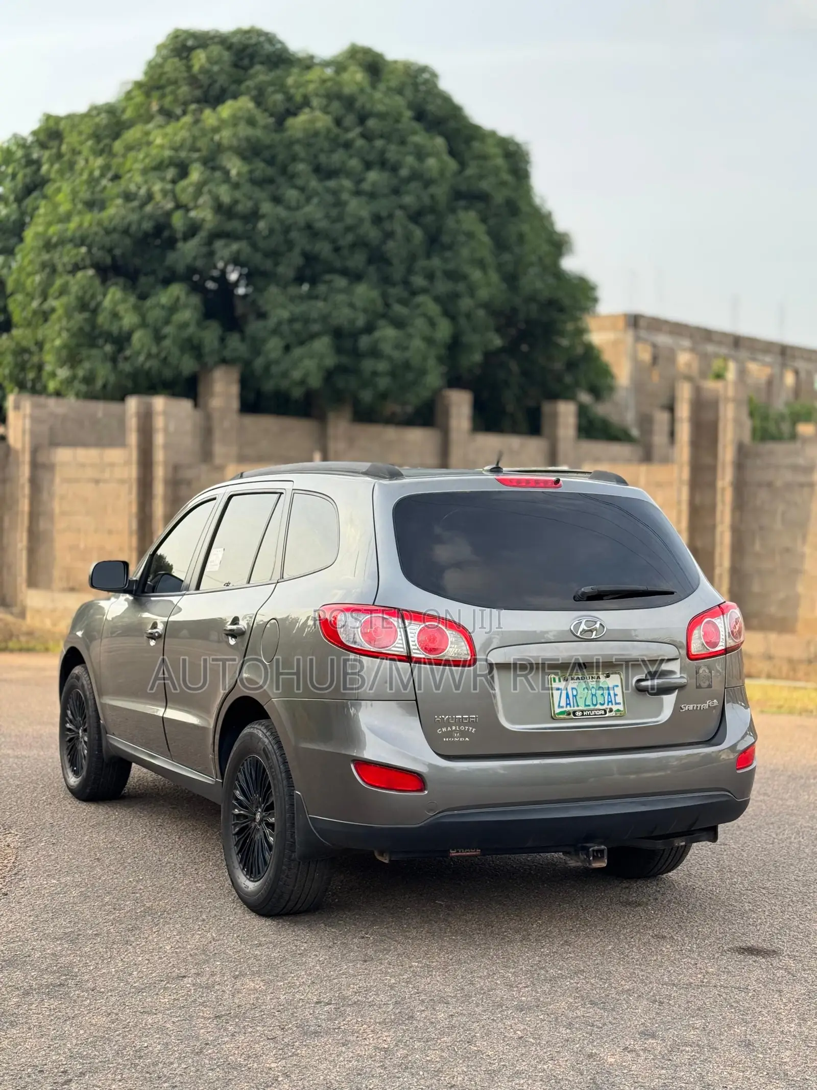 Hyundai Santa Fe 2011 Gray