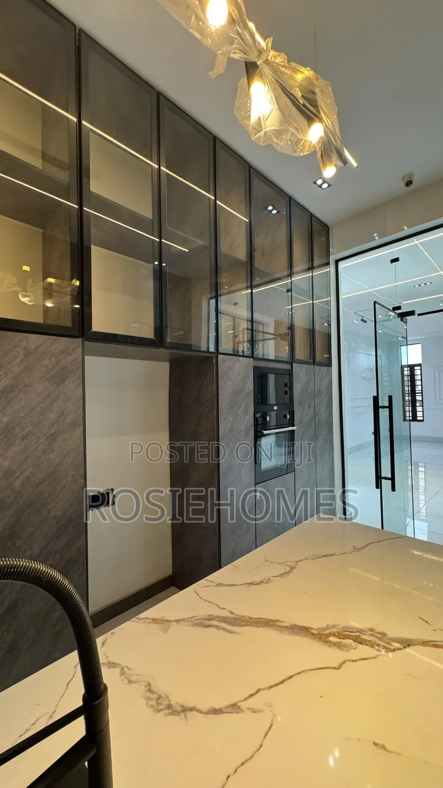 4bdrm Duplex in Creek Estates, Ikate for rent