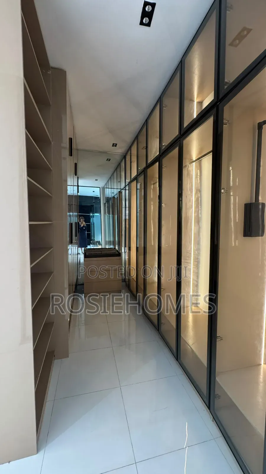 4bdrm Duplex in Creek Estates, Ikate for rent