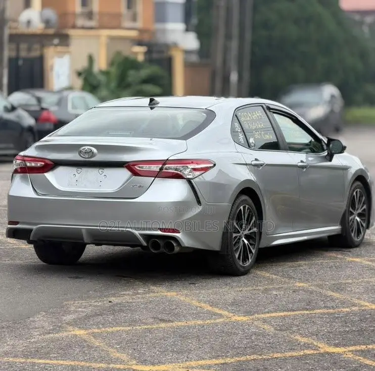 Toyota Camry 2020 Silver