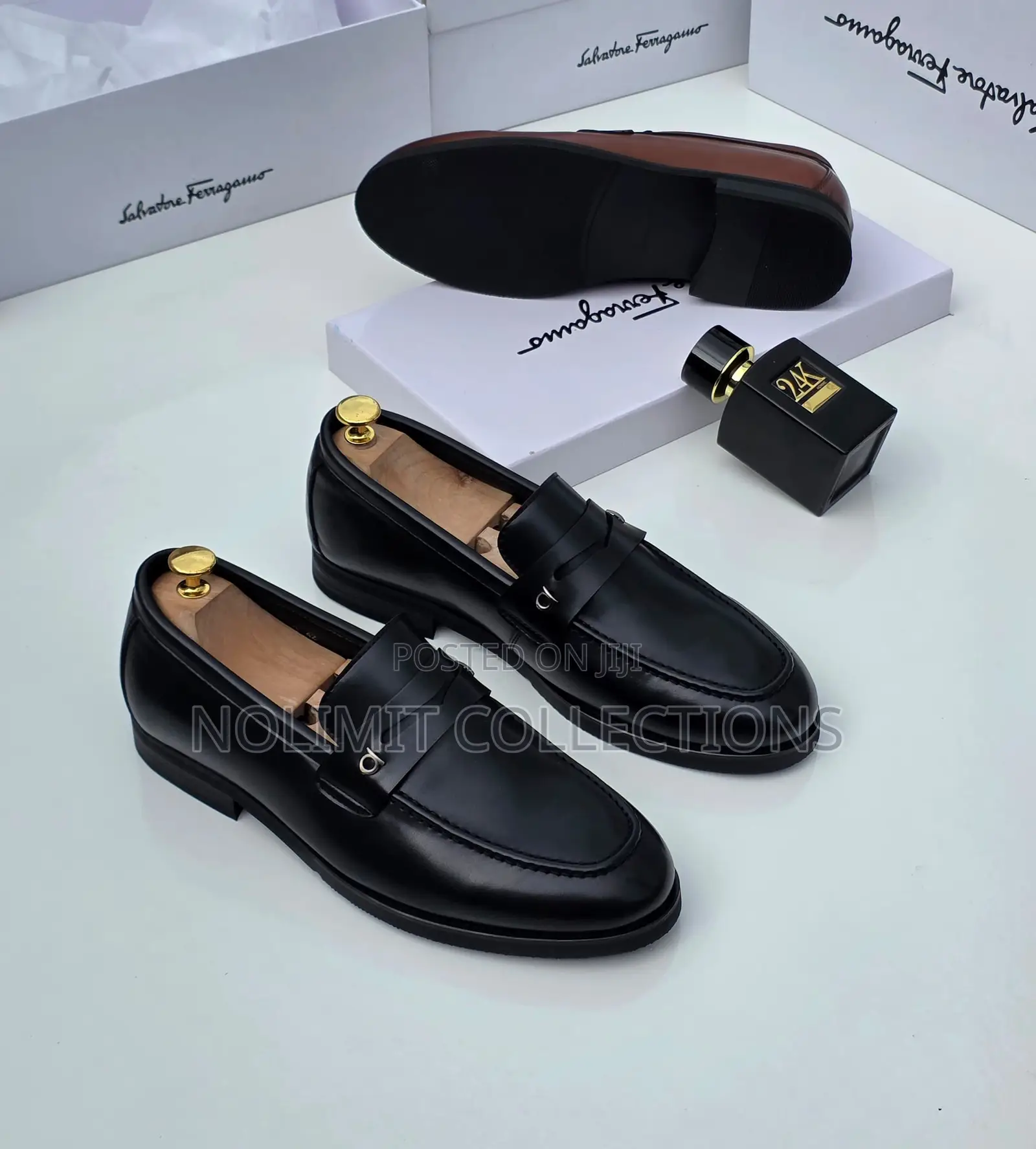 Salvatore Ferragamo Men's Leather Black Loafers