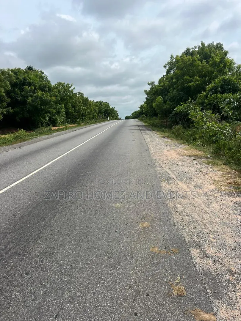 20 Acres of Multipurpose Lands for Sale Along Moniya / Iseyin Road