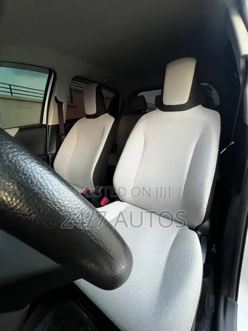 Toyota Yaris 2014 Silver
