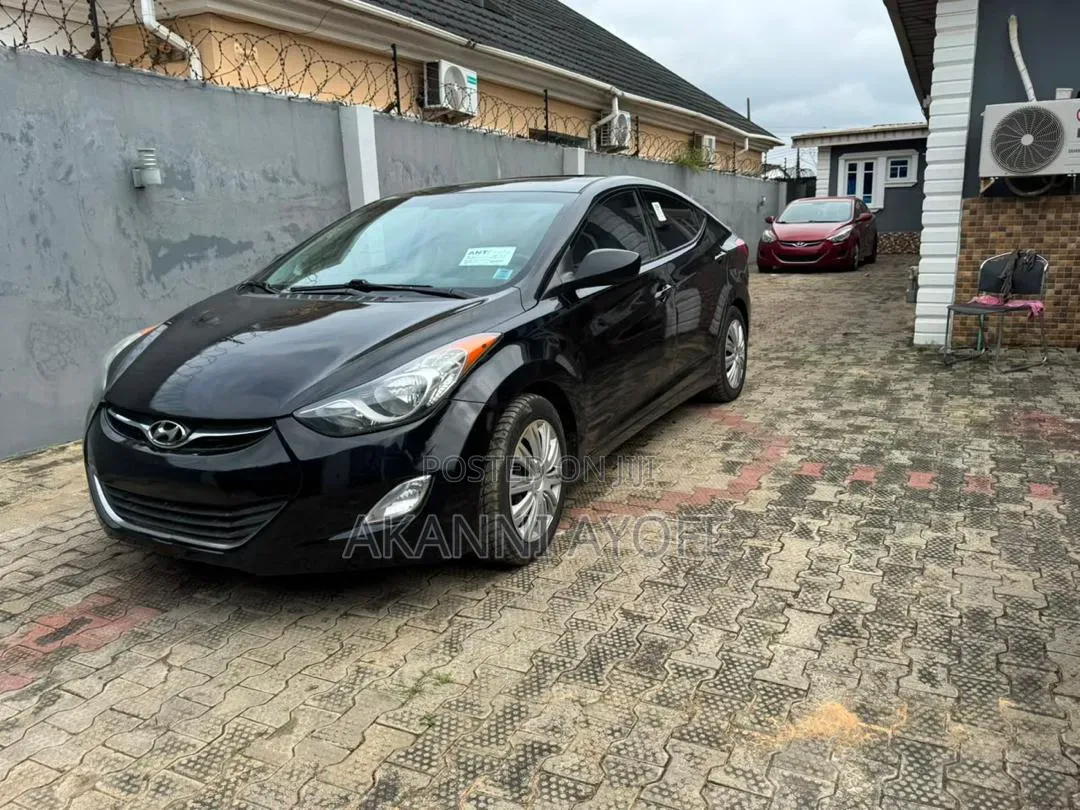 Hyundai Elantra GLS Sedan FWD (1.8L 4cyl 6M) 2013 Black