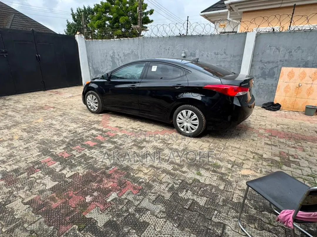 Hyundai Elantra GLS Sedan FWD (1.8L 4cyl 6M) 2013 Black