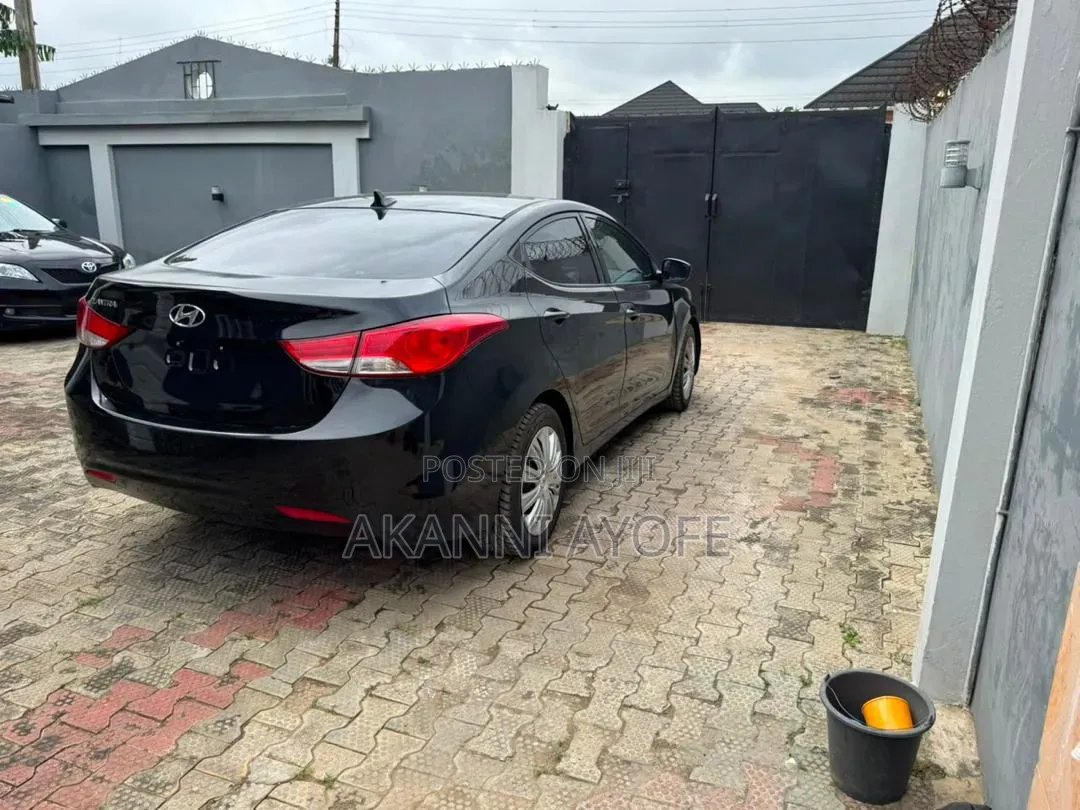 Hyundai Elantra GLS Sedan FWD (1.8L 4cyl 6M) 2013 Black