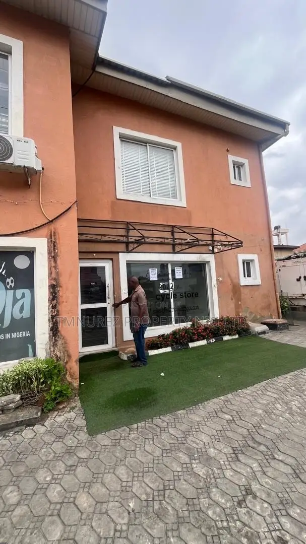 Show Room Shop for Rent