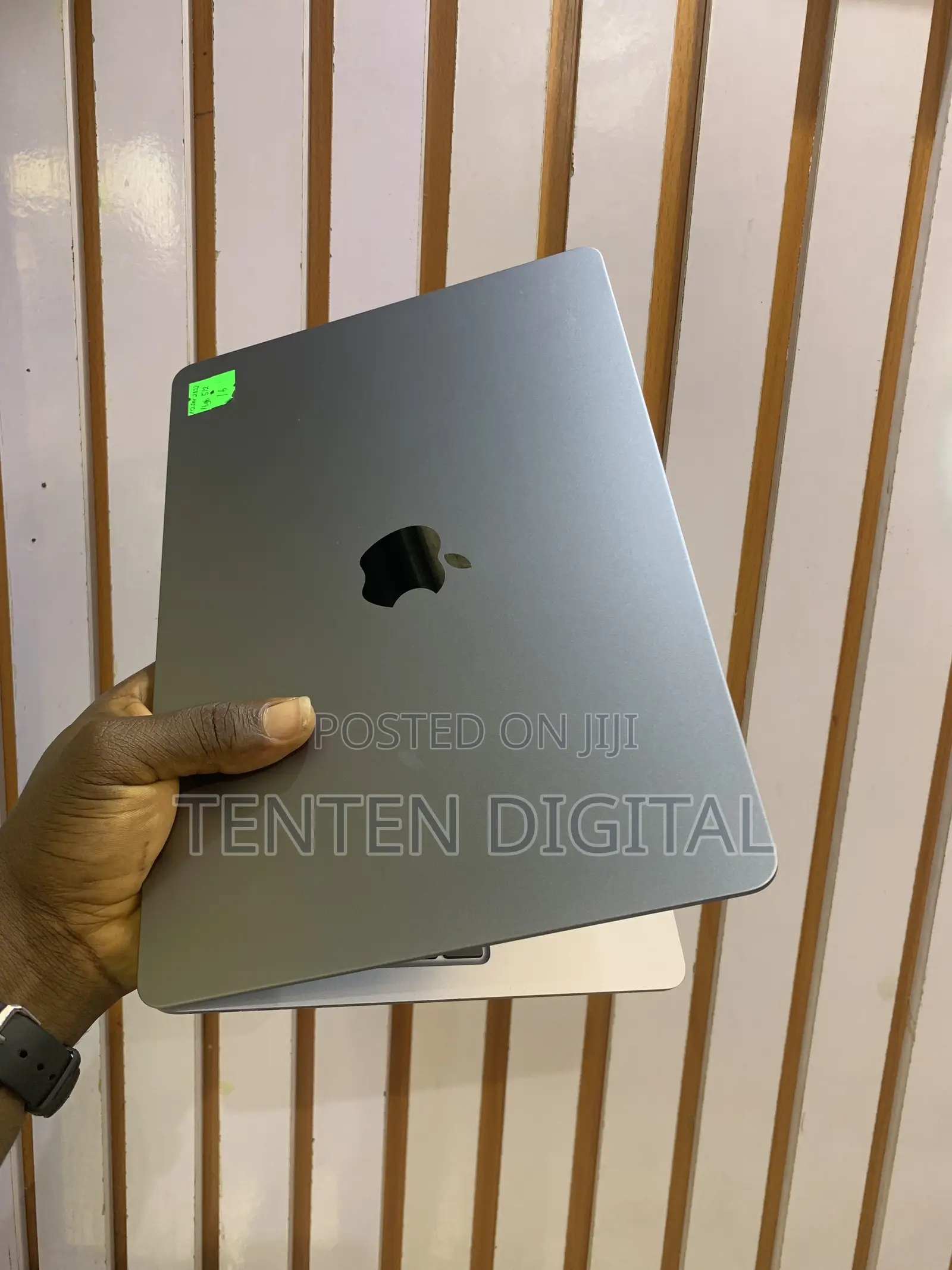 Laptop Apple MacBook Air 2022 M2 16GB Apple M2 SSD 512GB
