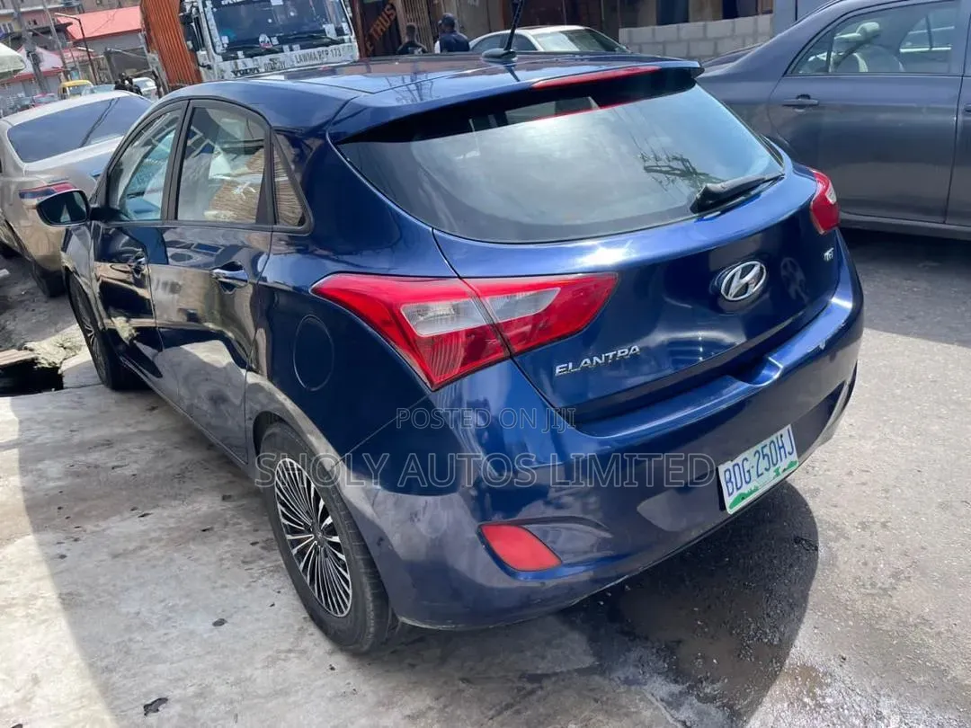 Hyundai Elantra 2012 Blue