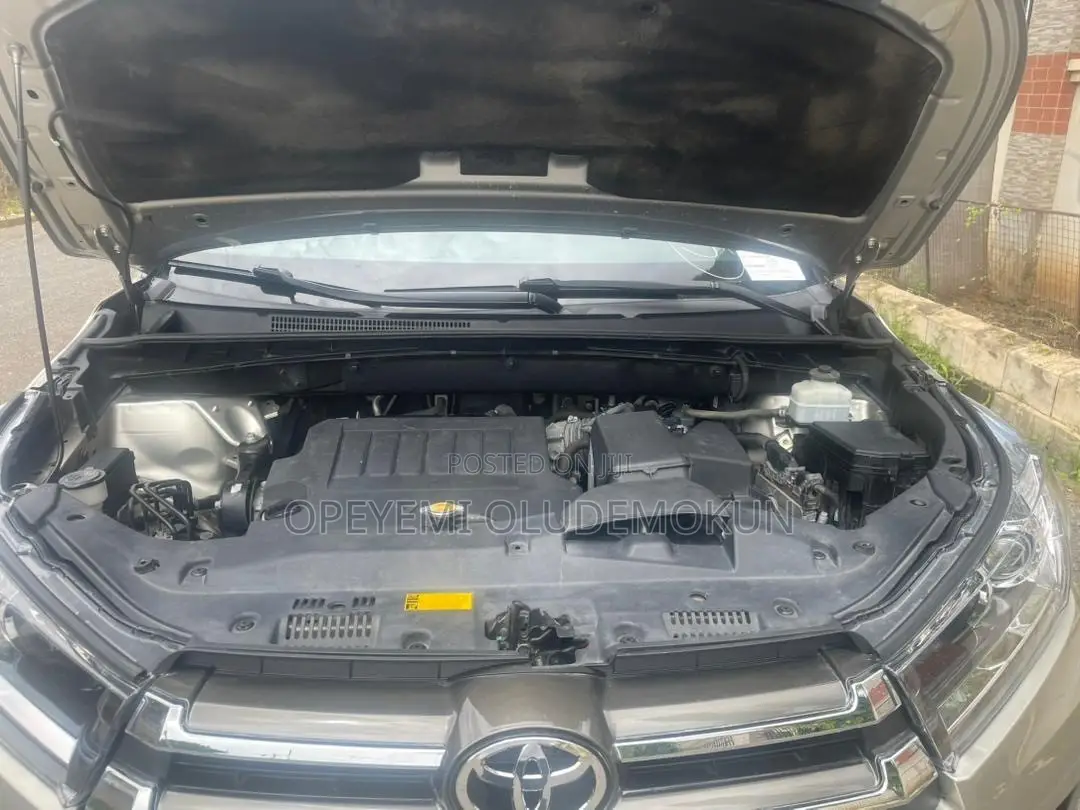 Toyota Highlander XLE 4dr SUV (3.5L 6cyl 6A) 2015 Gold