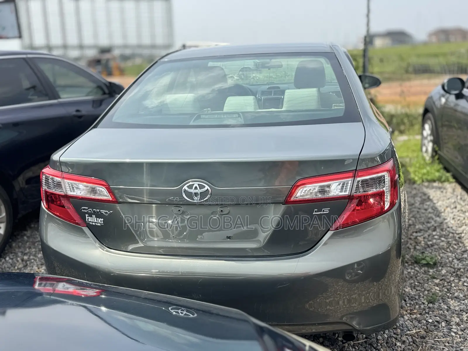 Toyota Camry LE 4dr Sedan (2.5L 4cyl 6A) 2014 Gray