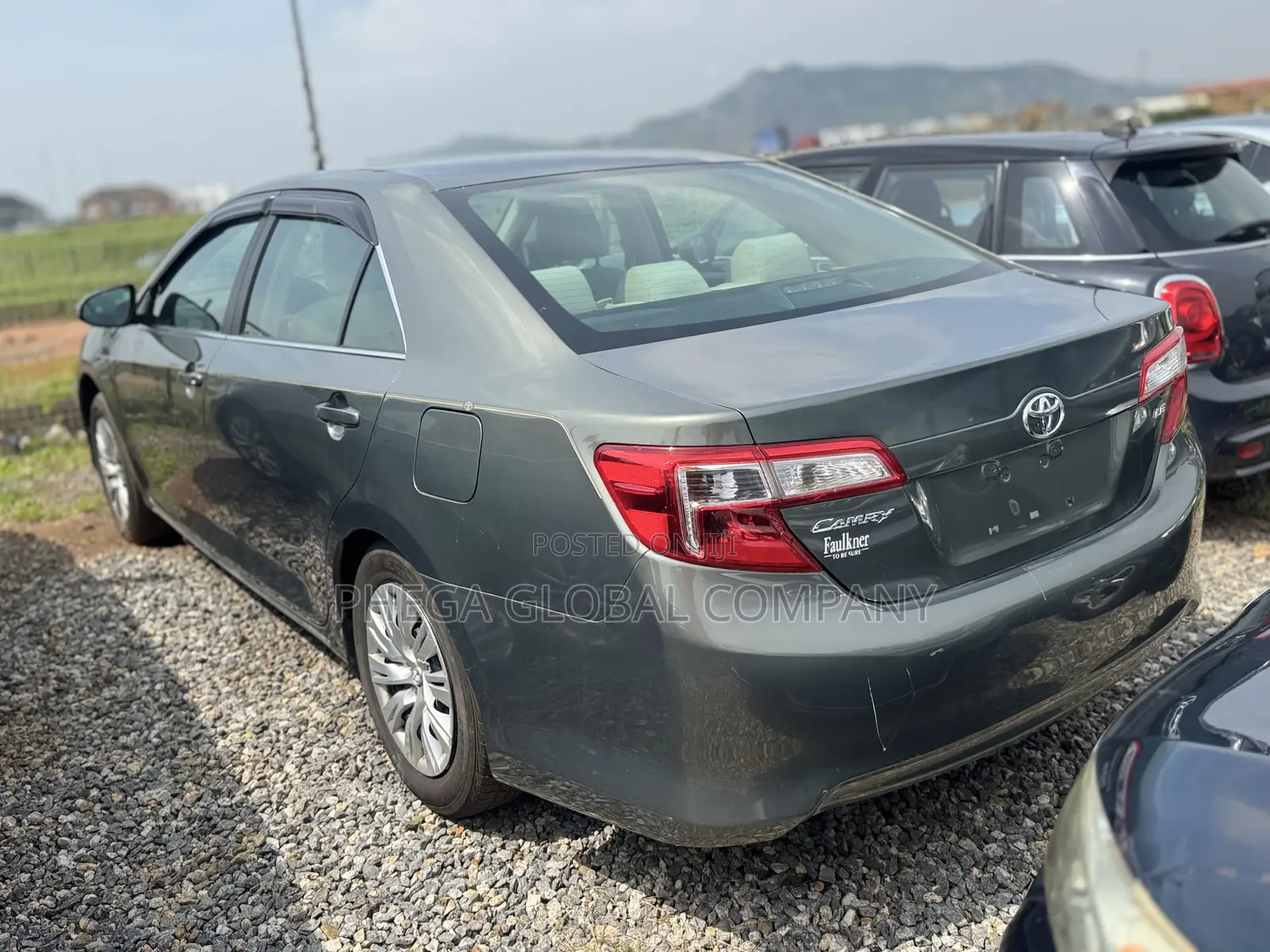 Toyota Camry LE 4dr Sedan (2.5L 4cyl 6A) 2014 Gray
