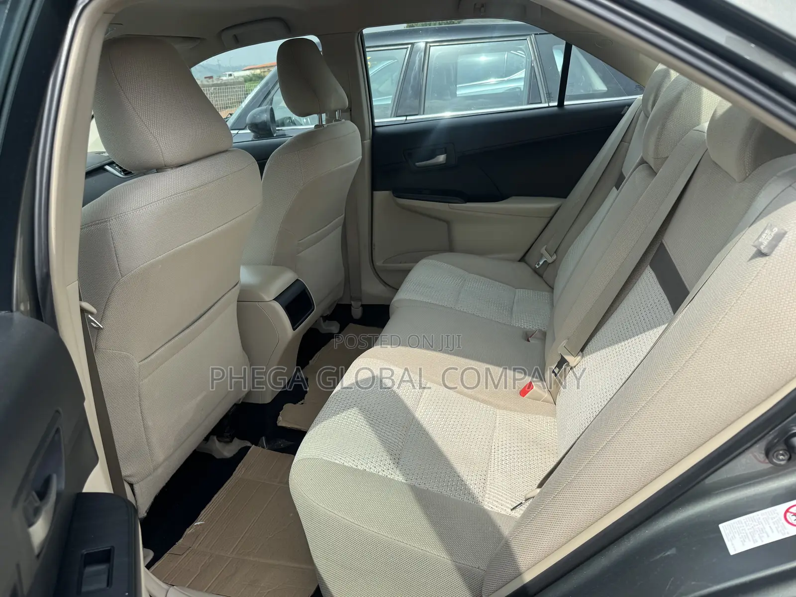 Toyota Camry LE 4dr Sedan (2.5L 4cyl 6A) 2014 Gray