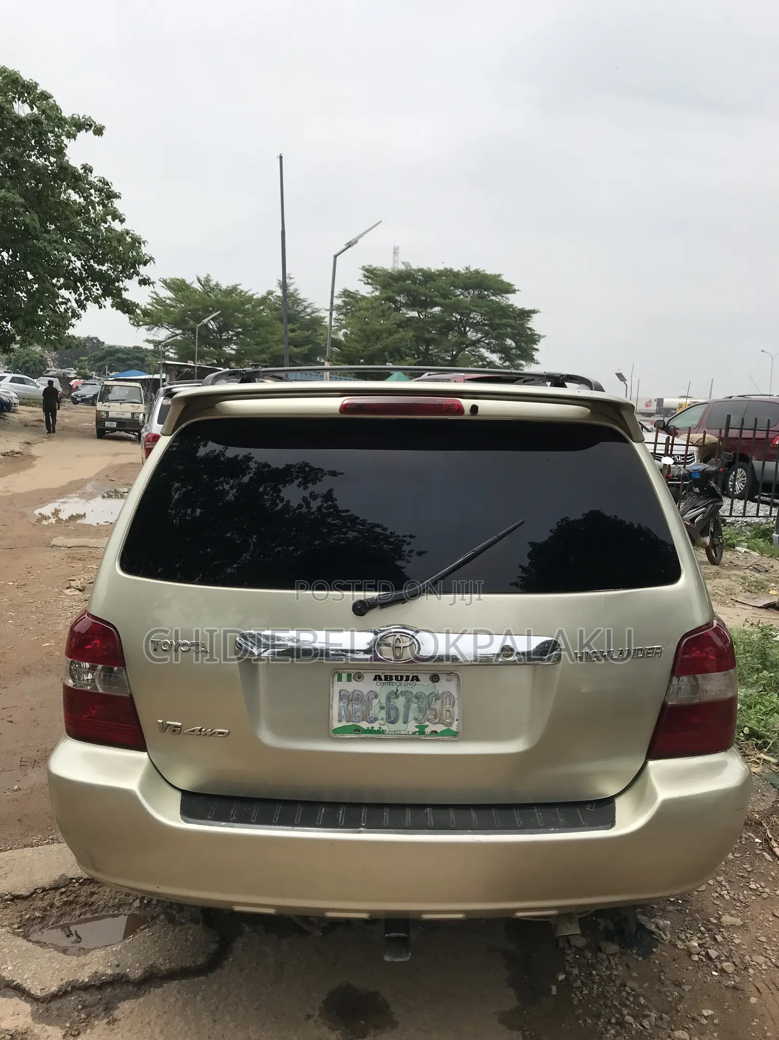 Toyota Highlander 2004 Gold