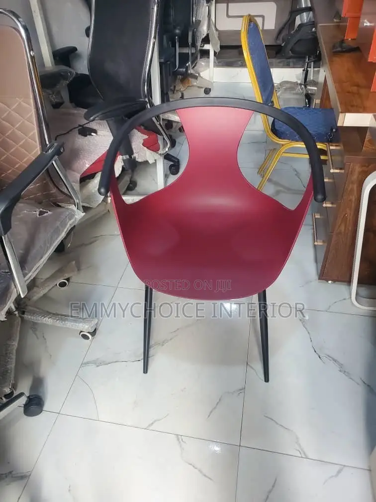 Quality Fancy Iron Leg Plastic Chair