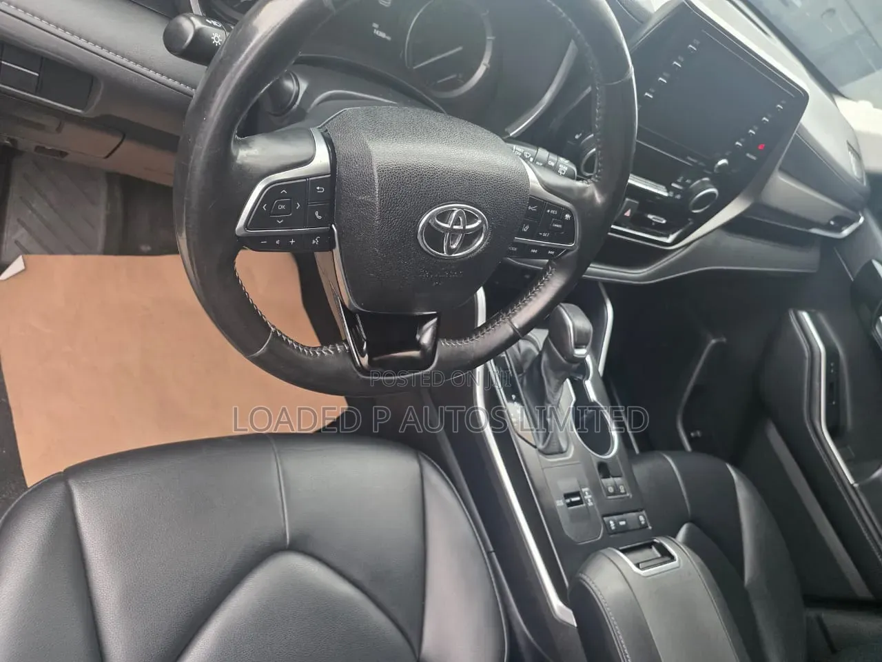 Toyota Highlander 2022 Silver