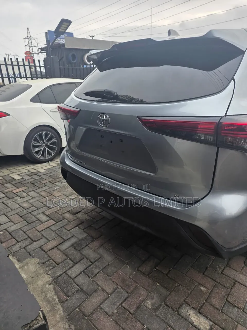 Toyota Highlander 2022 Silver