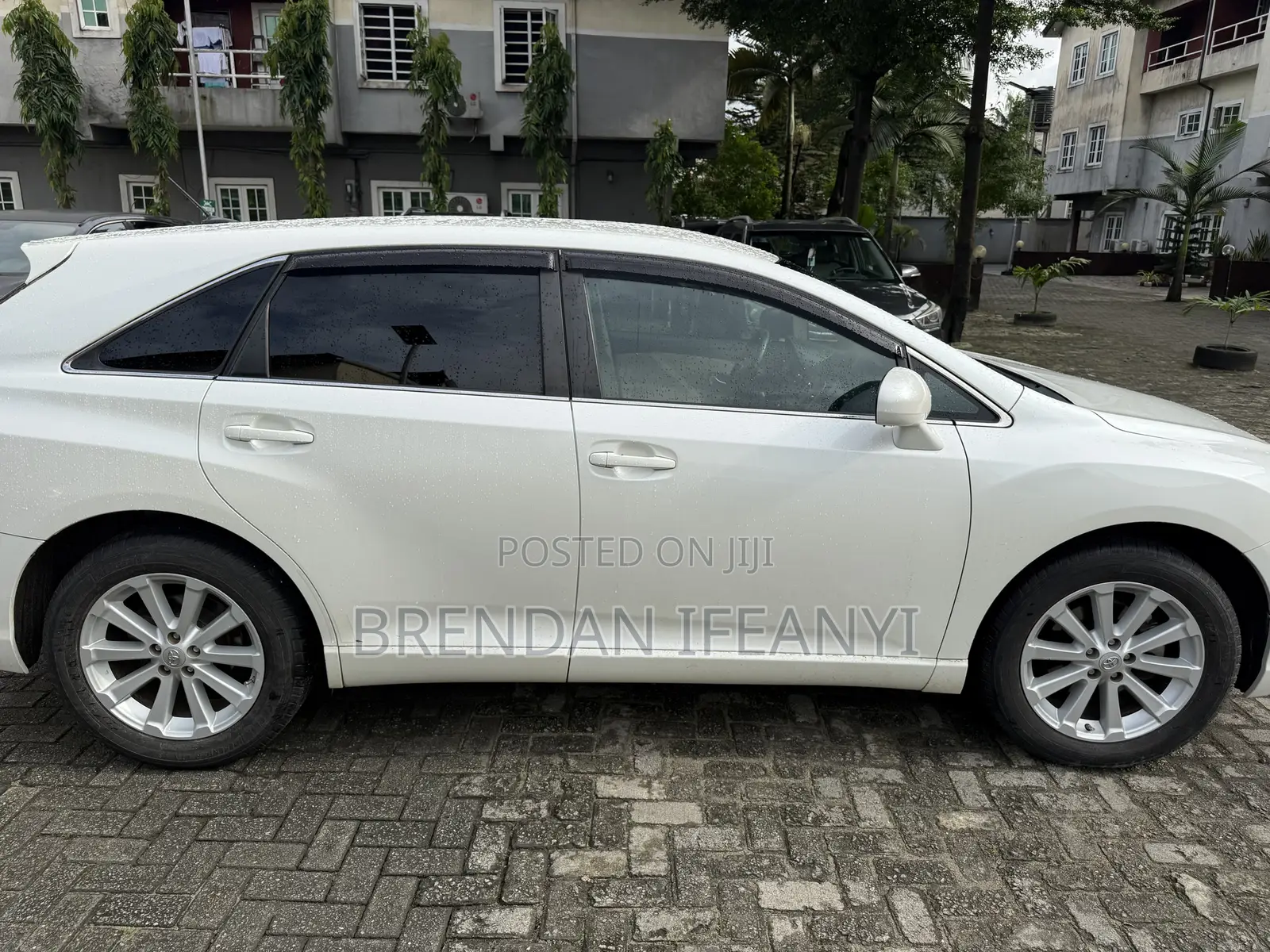 Toyota Venza LE 2011 White