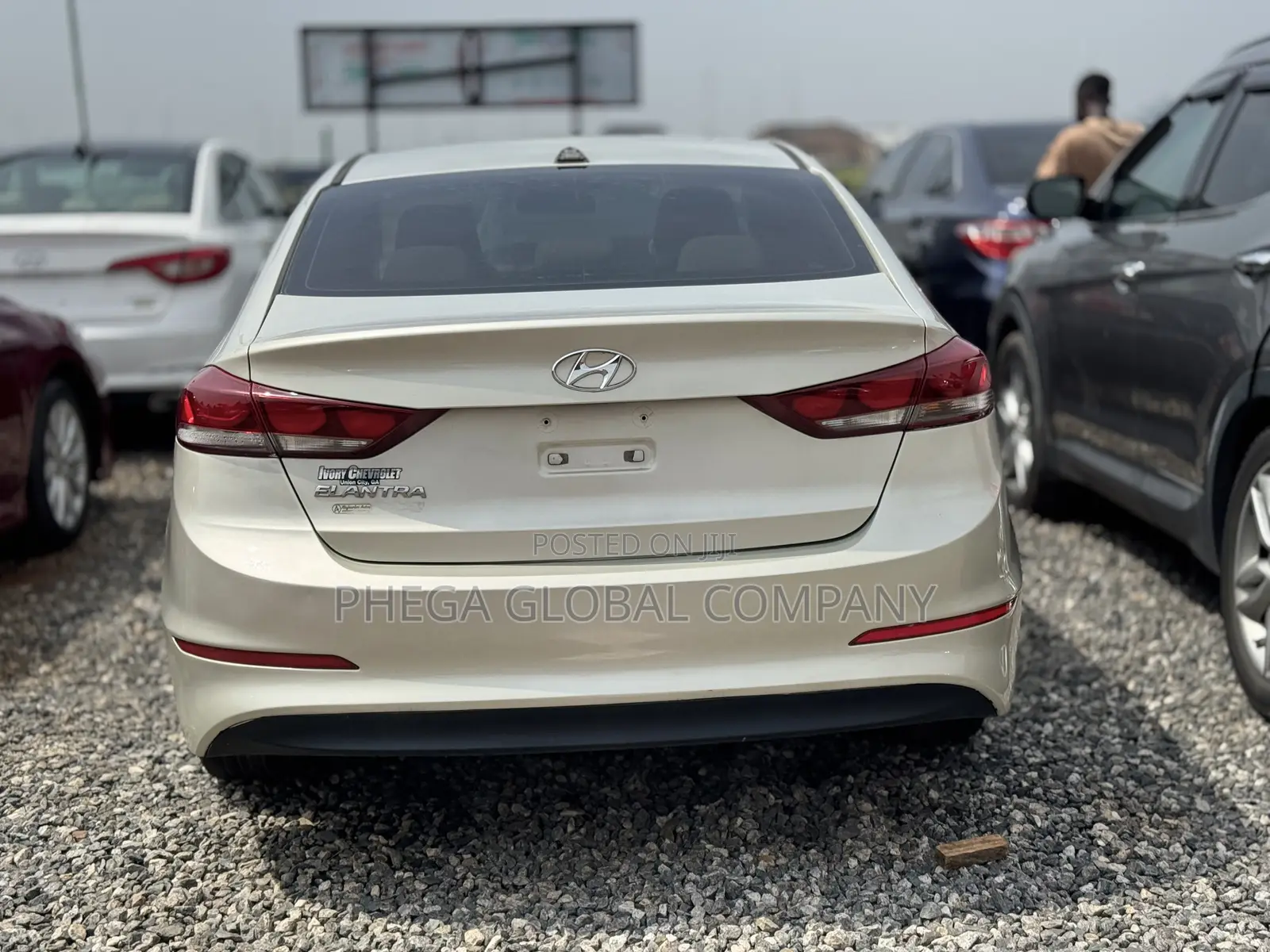 Hyundai Elantra Limited Sedan FWD (2.0L 4cyl 6A) 2017 Ivory