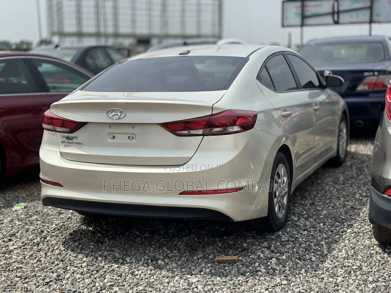 Hyundai Elantra Limited Sedan FWD (2.0L 4cyl 6A) 2017 Ivory
