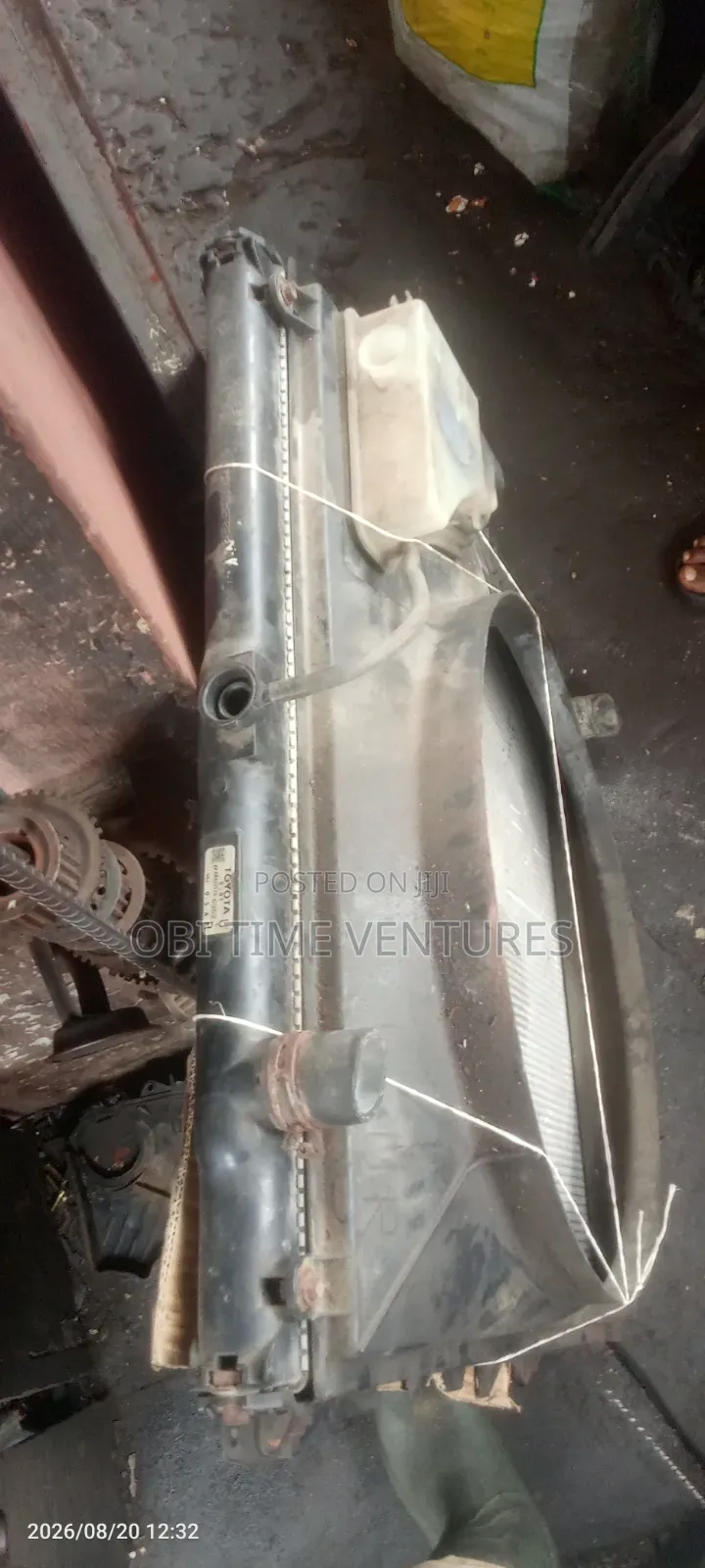 Toyota Tundra 2010 or Sequoia 2010