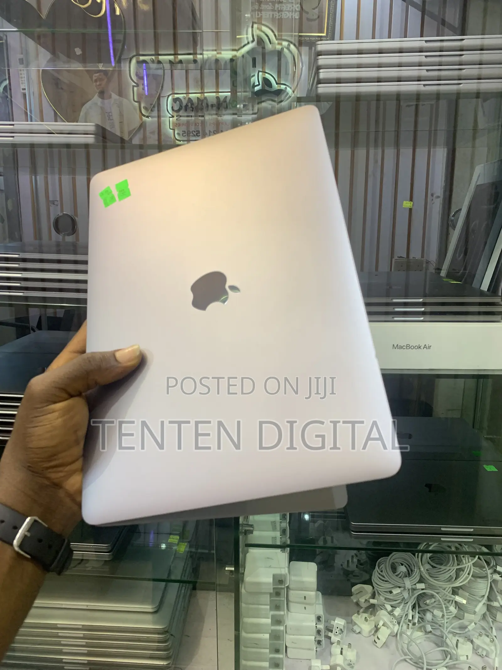 Laptop Apple MacBook Pro 2020 16GB Intel Core i7 SSD 512GB