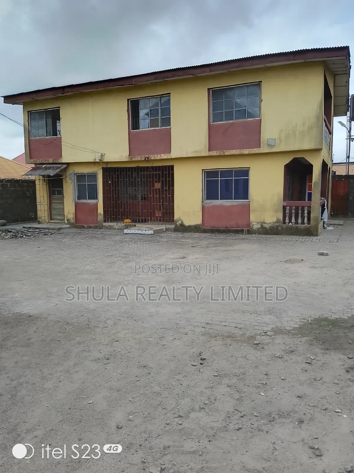 Furnished 8bdrm Duplex in Ojo for sale
