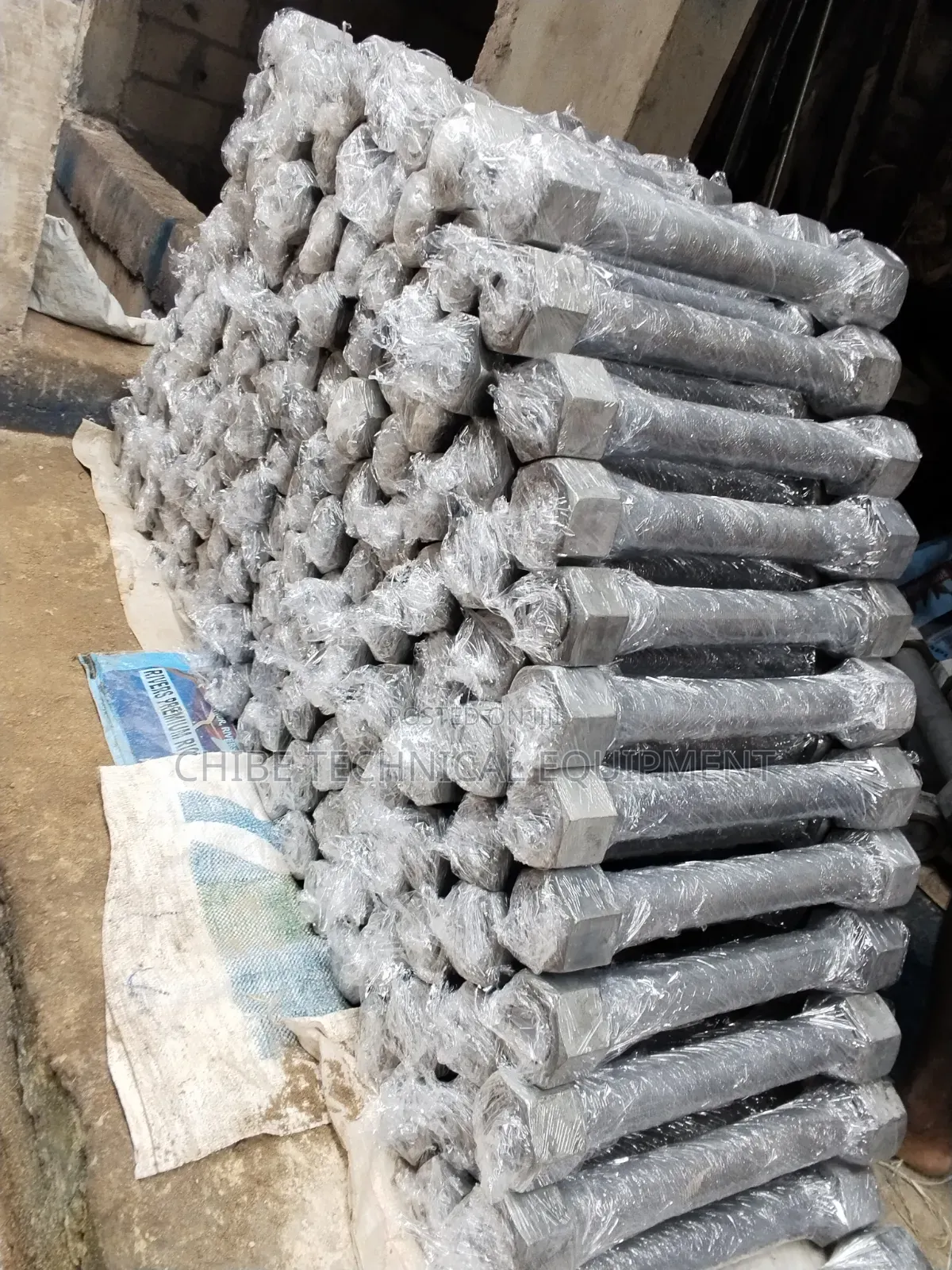 2.1/4 X 530 Stud Bolt and Nut Hot Dip Galvanized