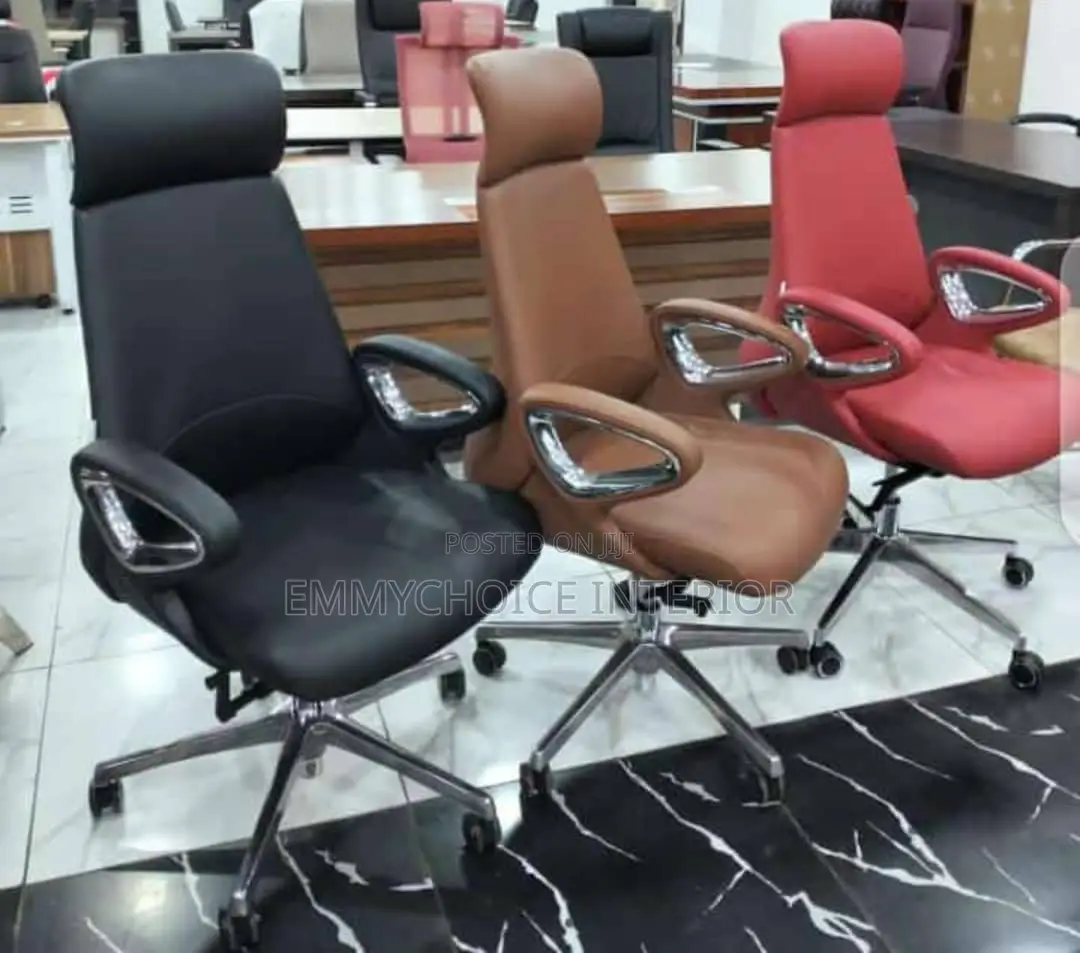 Modern Luxury Executive Leather Swivel Chair