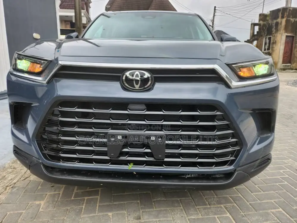 Toyota Grand Highlander XLE AWD 2024 Gray