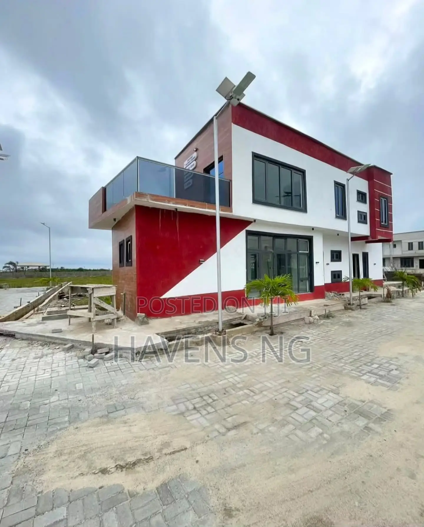 4bdrm Duplex in Lekki Phase 2 for sale