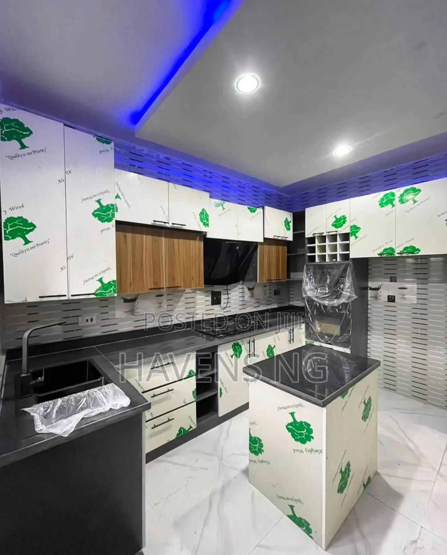 4bdrm Duplex in Lekki Phase 2 for sale