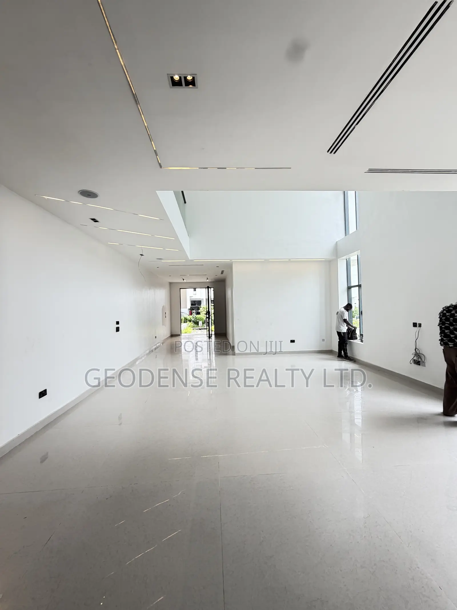 5bdrm Duplex in Cowrie Creek Estate, Ikate for sale