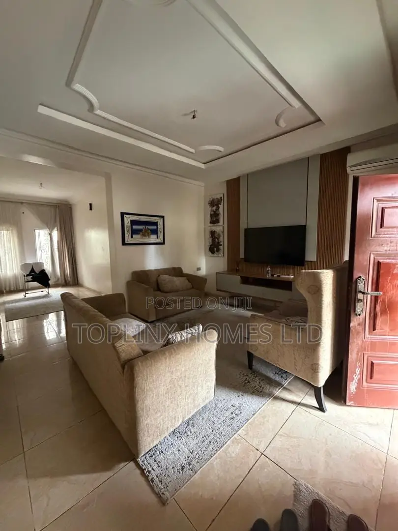 Furnished 3bdrm Apartment in Lekki Phase 1 for sale