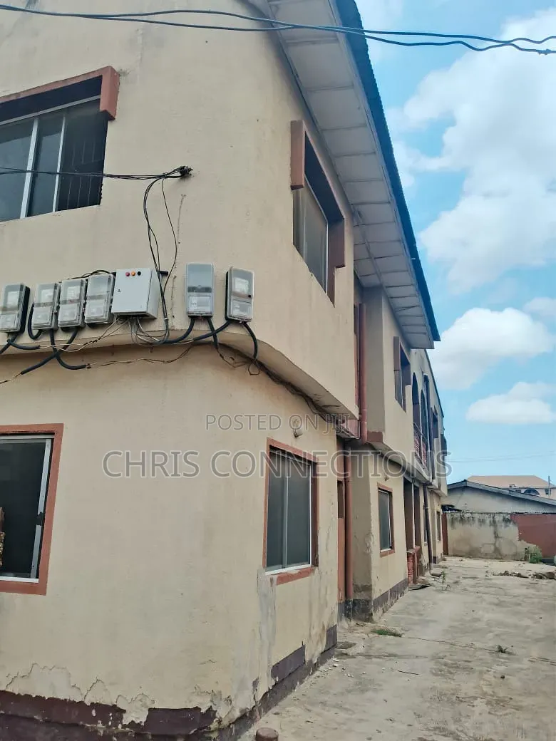 3bdrm Block of Flats in Chris Connections, Ejigbo / Ejigbo for sale
