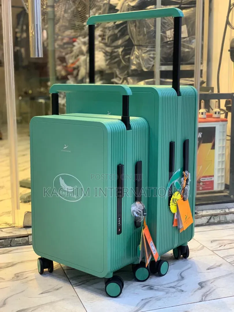 A Classic Set of 2 Leaves King Brand Traveling Bags