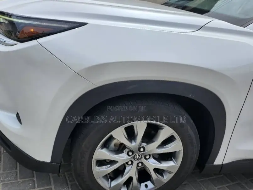 Toyota Grand Highlander Limited AWD 2024 Off white