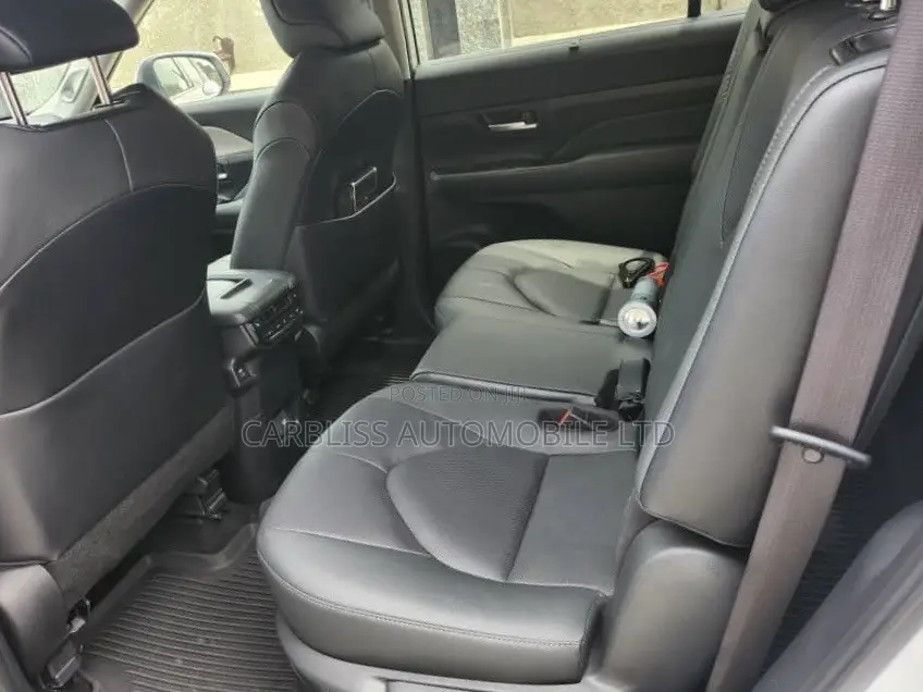 Toyota Grand Highlander Limited AWD 2024 Off white