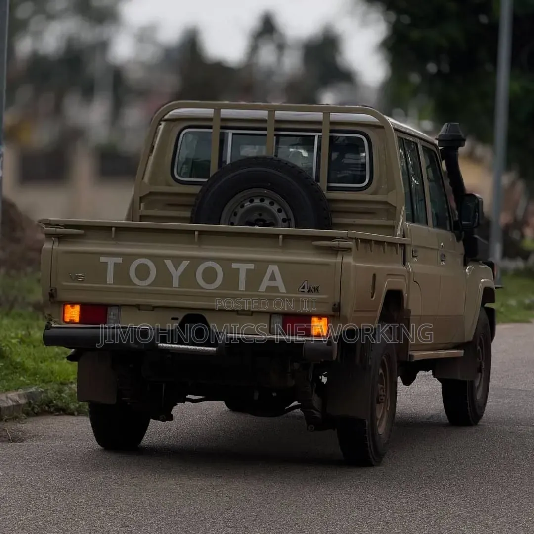 New Toyota Land Cruiser 2025 Gold