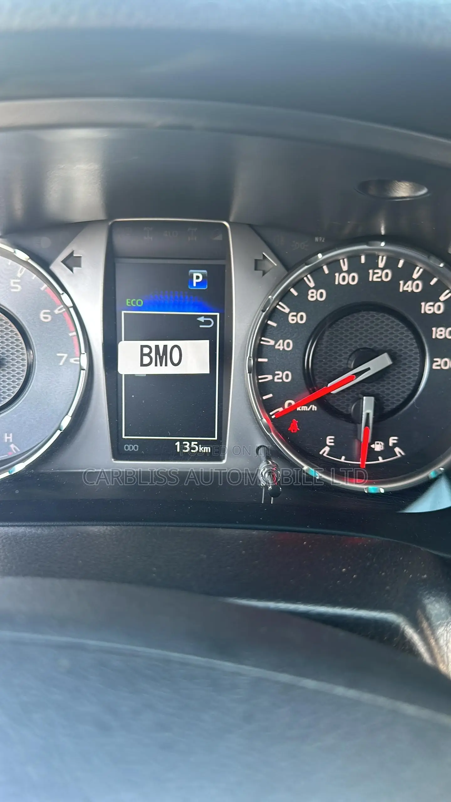 New Toyota Hilux 2025 Off white