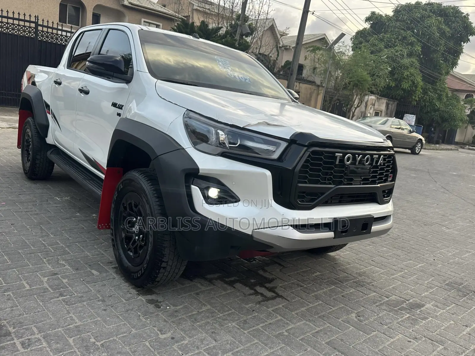 New Toyota Hilux 2025 Off white