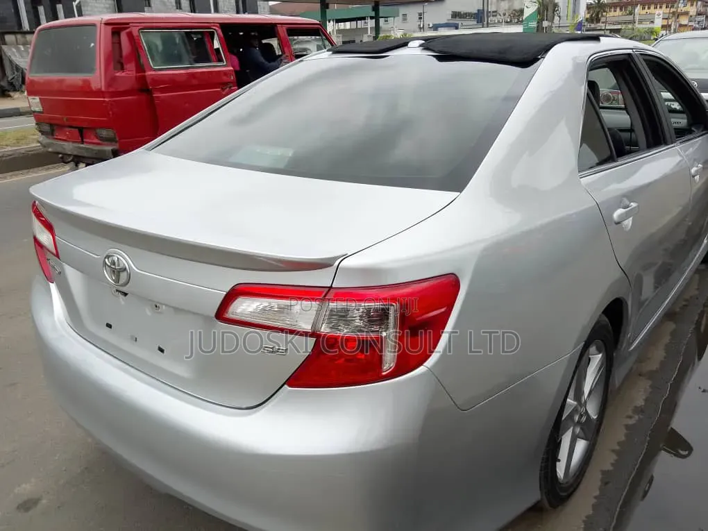 Toyota Camry 2014 Silver