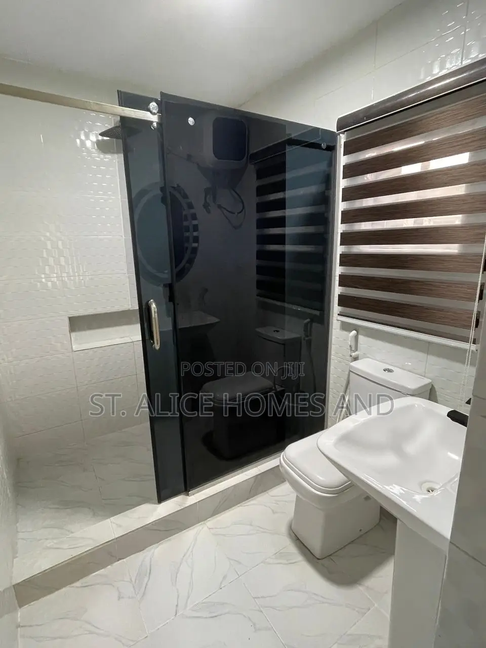 HeavenRidge 3 Bedroom Apartment With Washing Machine & Private Balcony