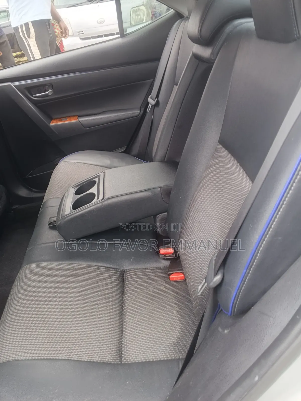 Toyota Corolla SE (1.8L 4cyl 6M) 2019 Silver