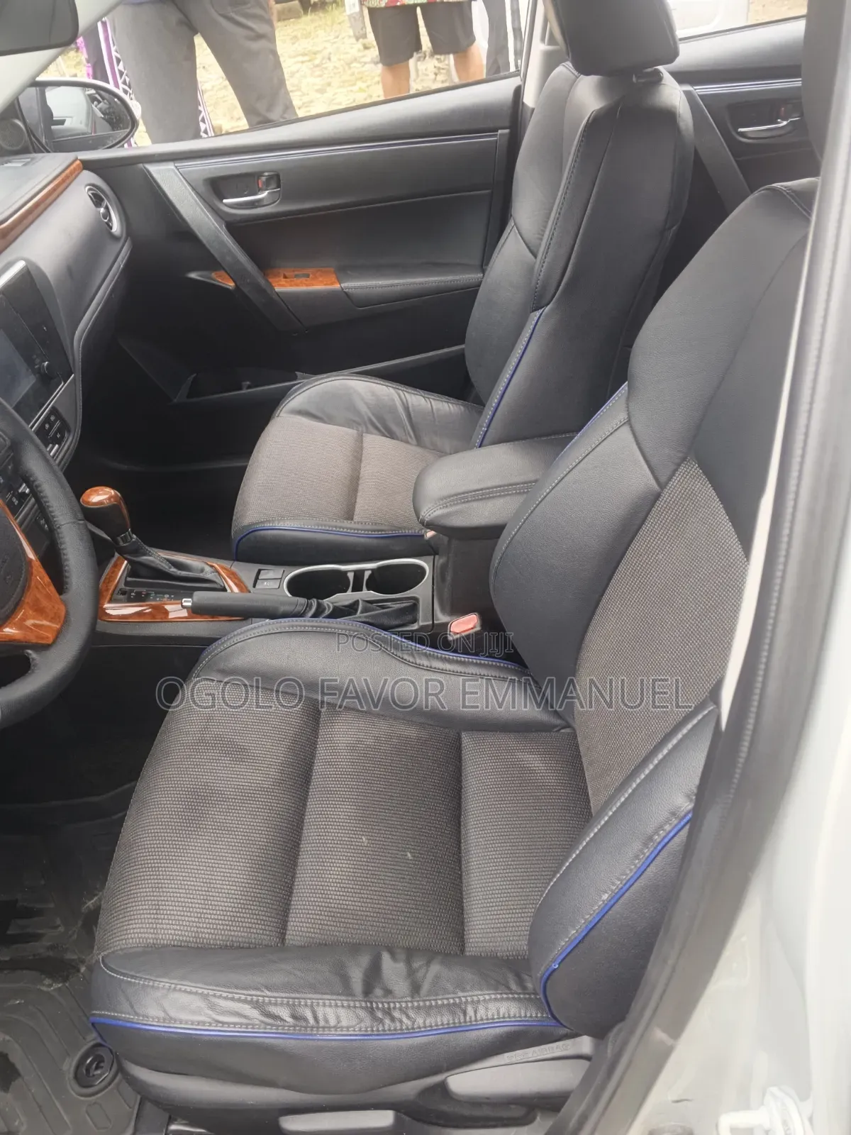 Toyota Corolla SE (1.8L 4cyl 6M) 2019 Silver