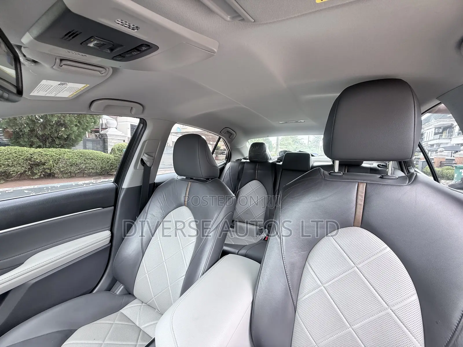 Toyota Camry XLE V6 FWD (3.5L 6cyl 8AM) 2018 Gray