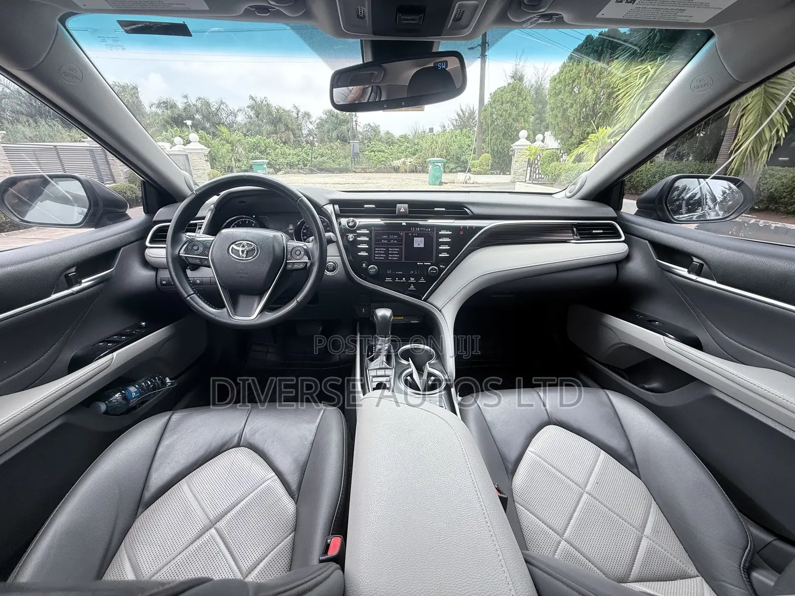 Toyota Camry XLE V6 FWD (3.5L 6cyl 8AM) 2018 Gray
